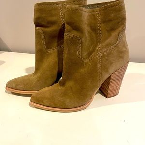Dolce Vita boots-new!
